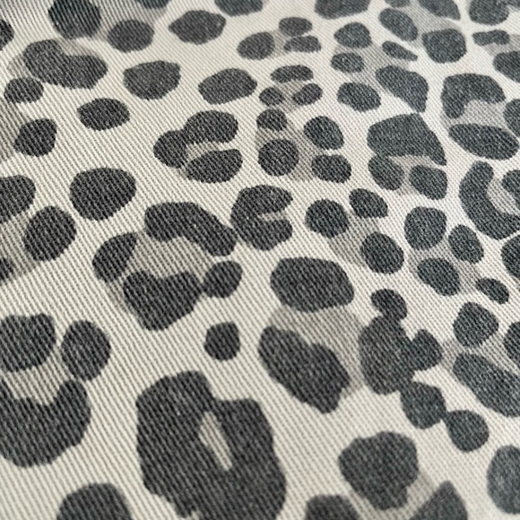 H&M Divided Leopard Print Straight Leg Jeans Size 10 - Picture 11 of 11